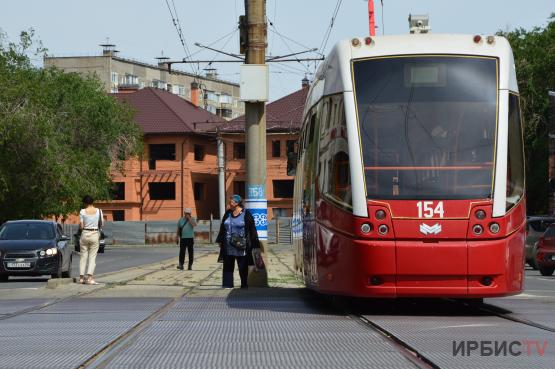 Использовать трамваи в борьбе с кровососущими в Павлодаре предложил глава региона